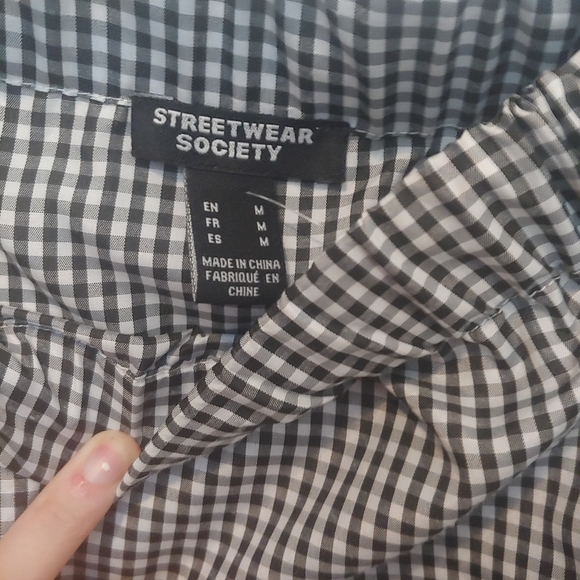 Streetwear Society Drop Shoulder Checkered Black and White Top With Flowers M - Picture 3 of 3